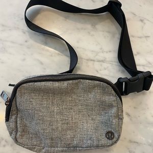 Lululemon Everywhere Belt Bag